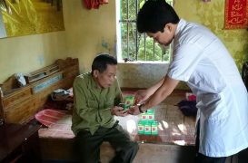 Khám, tư vấn và cấp phát thuốc miễn phí cho hàng trăm bệnh nhân nghèo Điện Biên